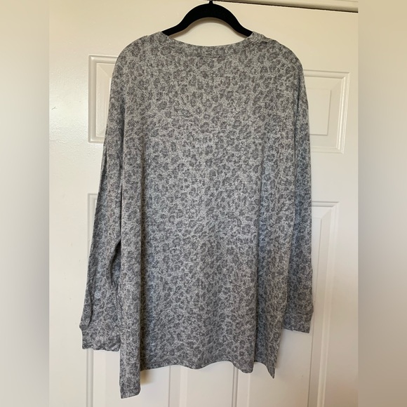 Spirit Jersey Women’s Animal Print Oversized Tunic NWOT And Mint Joggers NWT 🌴 - Picture 3 of 15